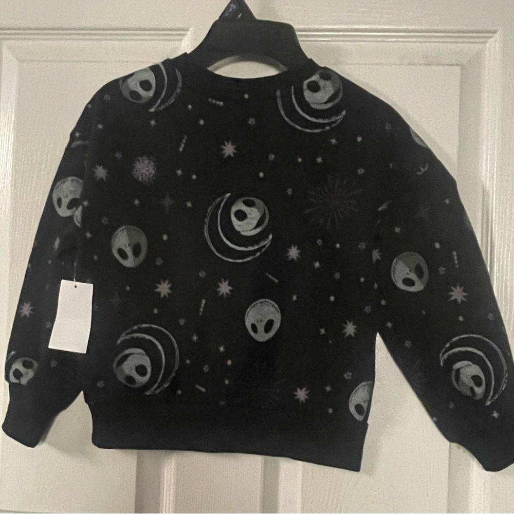 Girls Black Jack and Sally Graphic Sweatshirt! NWT. Size XS. - Picture 6 of 6